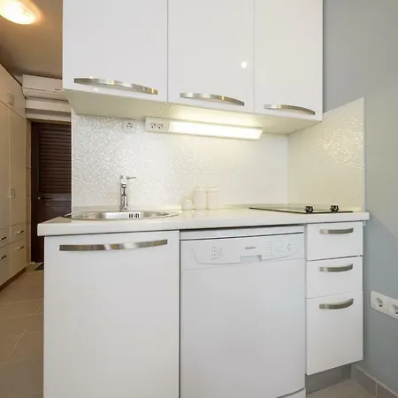 Location! & Center 4