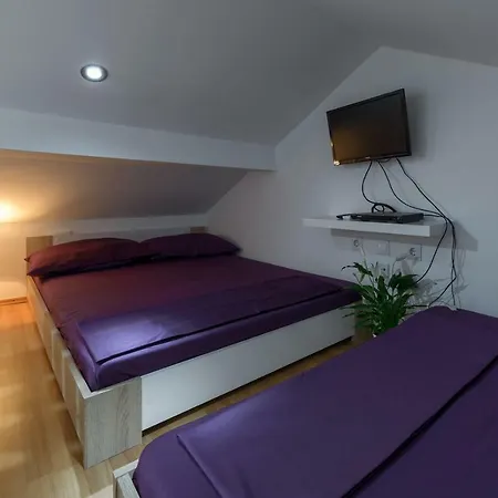 Location! & Center 4 Apartman Bol