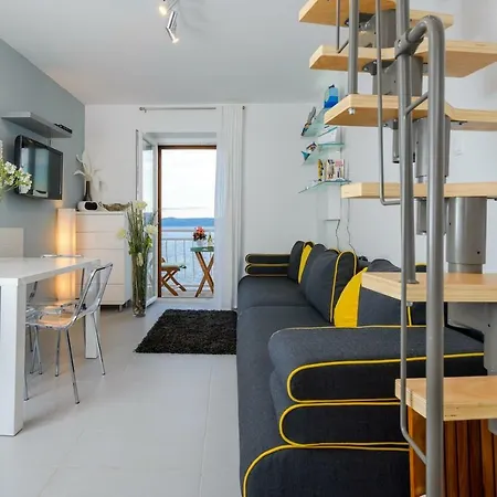 Apartman Location! & Center 4