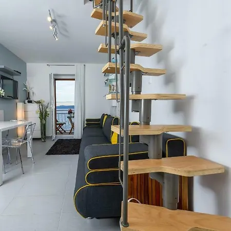 Location! & Center 4 * Bol